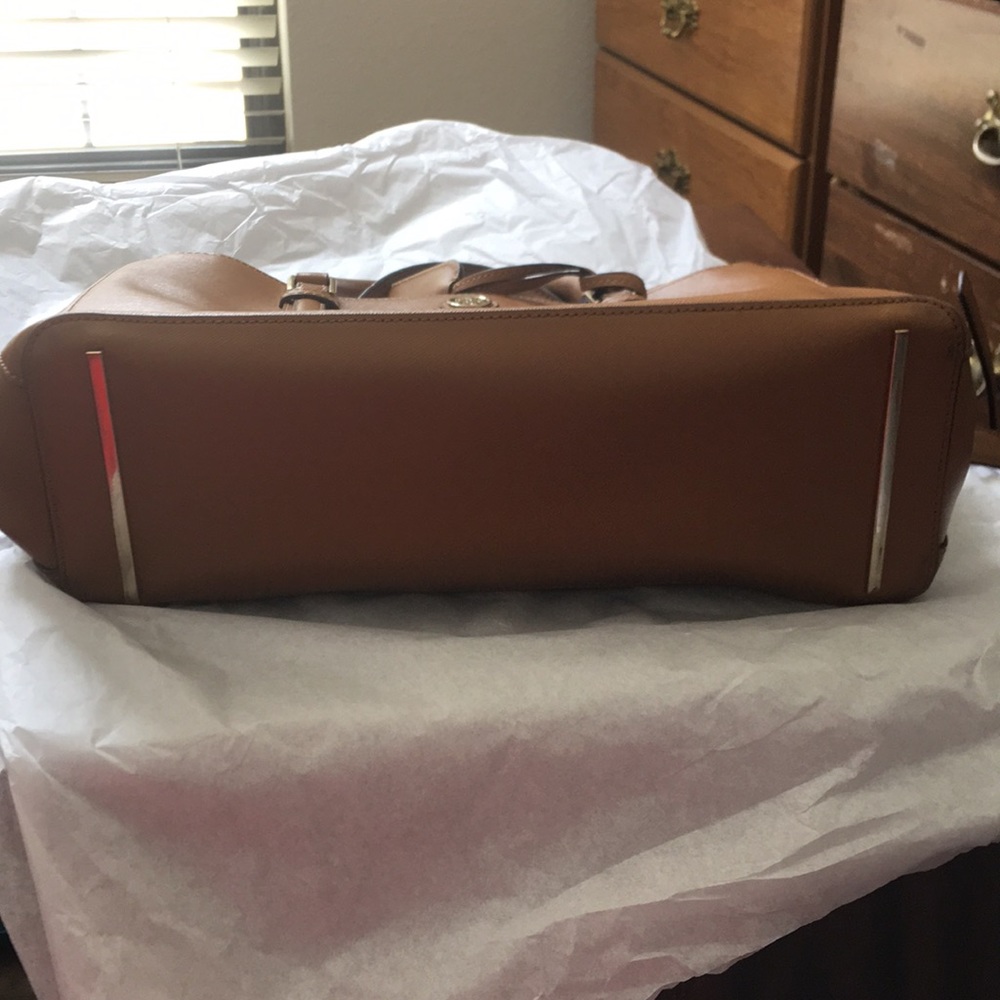 Authentic Tory Burch handbag/Crossbody-Camel Color - Picture 12 of 15